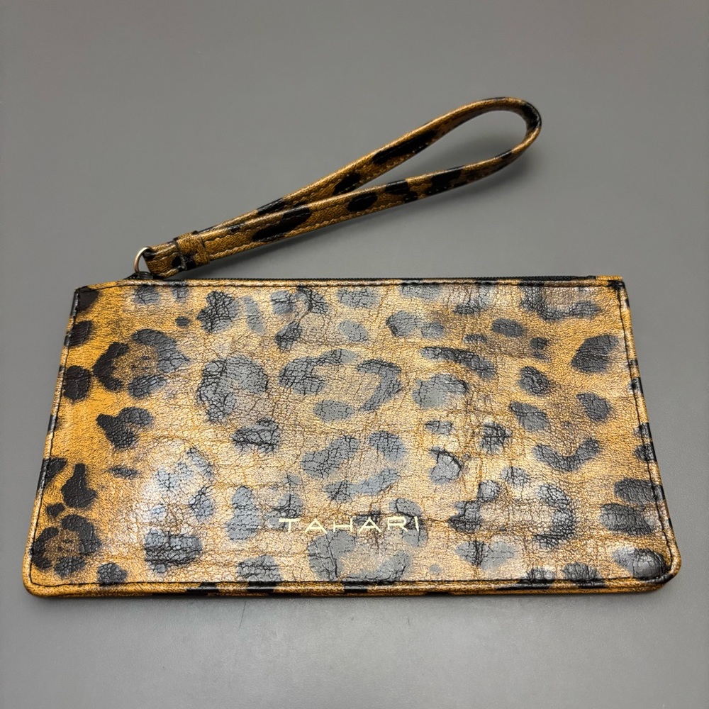 Tahari leopard print wristlet, wallet, organizer - ONLY ONE COMPARTMENT!
